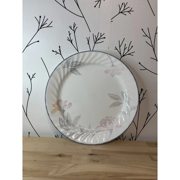 Pink Trio Pattern Corelle by Corning Dinner Plates Set of 7, 10