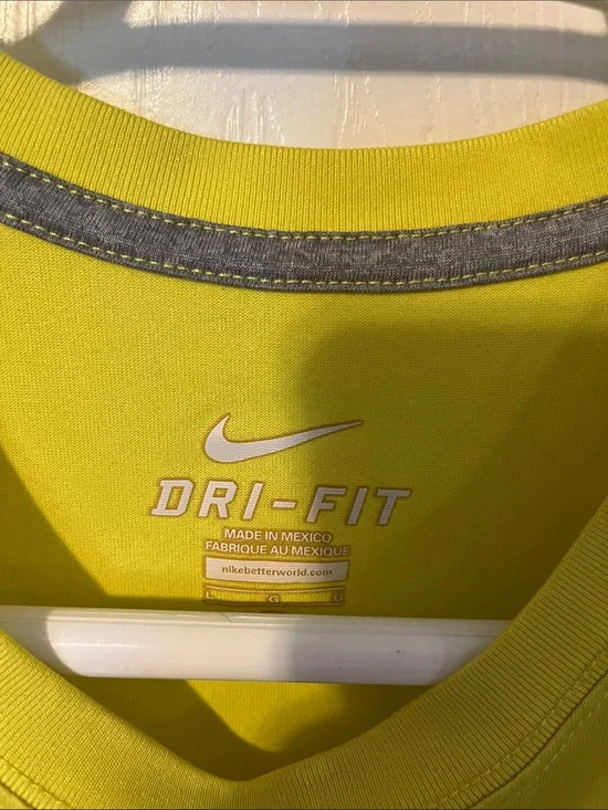 Nike Men’s Short-Sleeve Performance Tee - Bright Yellow