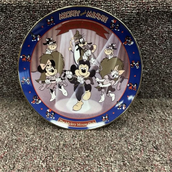 Mickey‎ Minnie Through The Years Plate The Mickey Mouse  Club Bradford Exchange