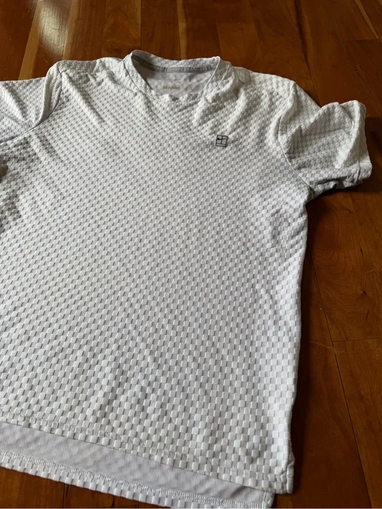 Nike Court Dri Fit quilted like checkered pattern shirt size medium super soft
