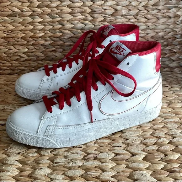Nike Blazer SP High Sneakers White‎ Red Lined