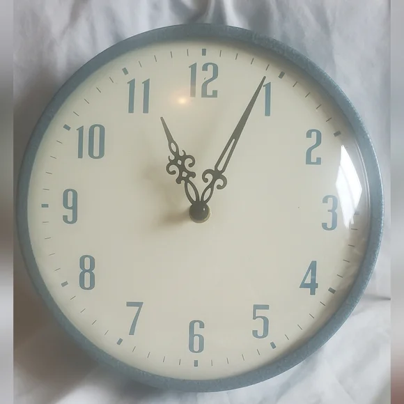 Hammered Metal Industrial Wall Clock Vtg MCM Retro Bubble Glass Face USA Made