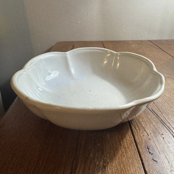Vintage Art Deco McCoy Pottery Fruit Bowl 7528 Lt Blue Scalloped Rim Pre Owned
