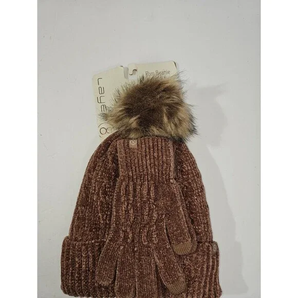 Layer 8 Chenille Knit Pom Beanie Hat and Glove Set Rust New!