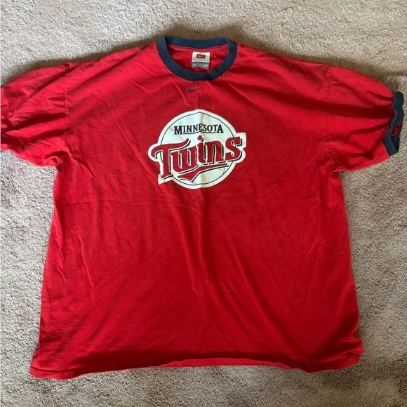 90s Vintage Nike Team Minnesota Twins TShirt‎
