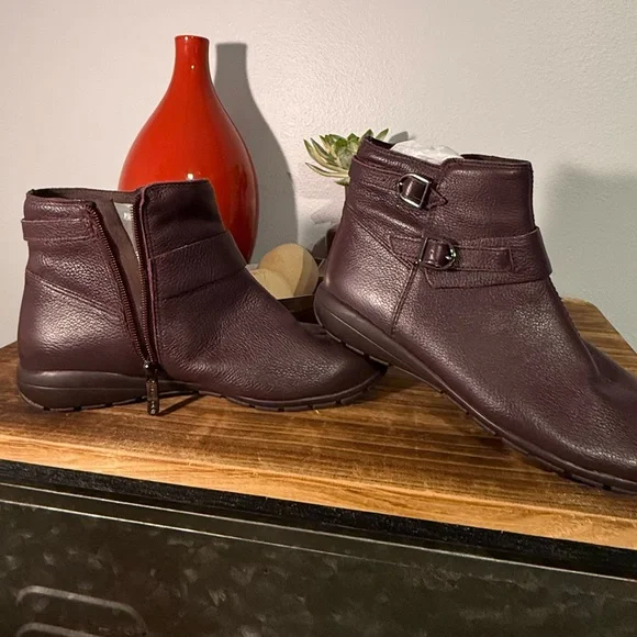 Women’s Easy Spirit‎ Burgundy Genuine Leather Ankle Boots