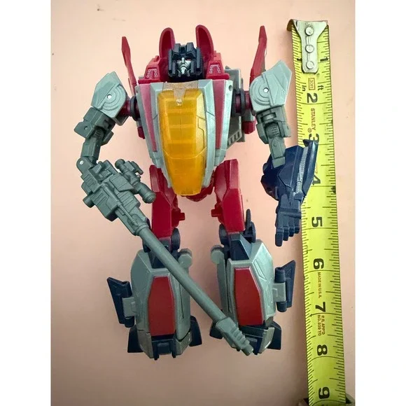 Transformers Generations War for‎ Cybertron Starscream Voyager Class Action
