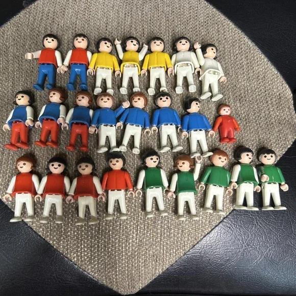 Set‎ Of 24 Playmobil Children