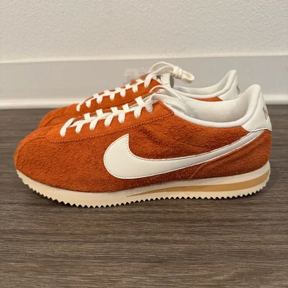 Nike Cortez SE Suede sz 10, 12