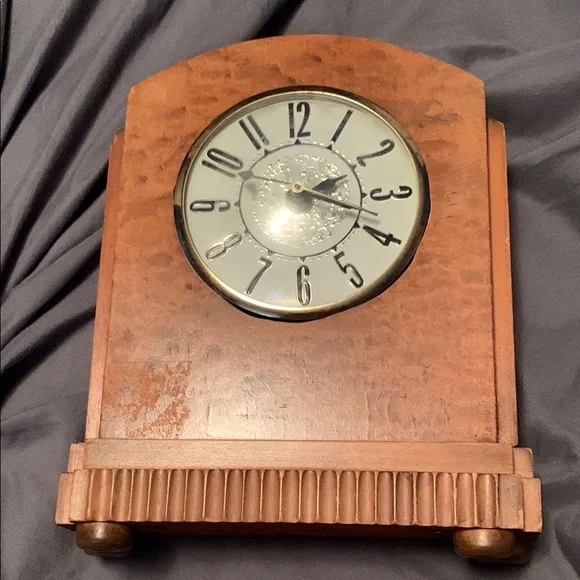 Vintage Brown Wooden mantle clock