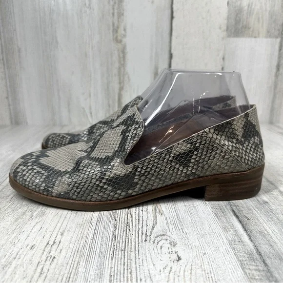 Lucky Brand Flats Women's 7M Cahill Gray Snake Print Cahill Slip On Leather Shoe