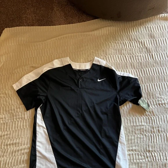Nike baseball shirt with tags, black and white