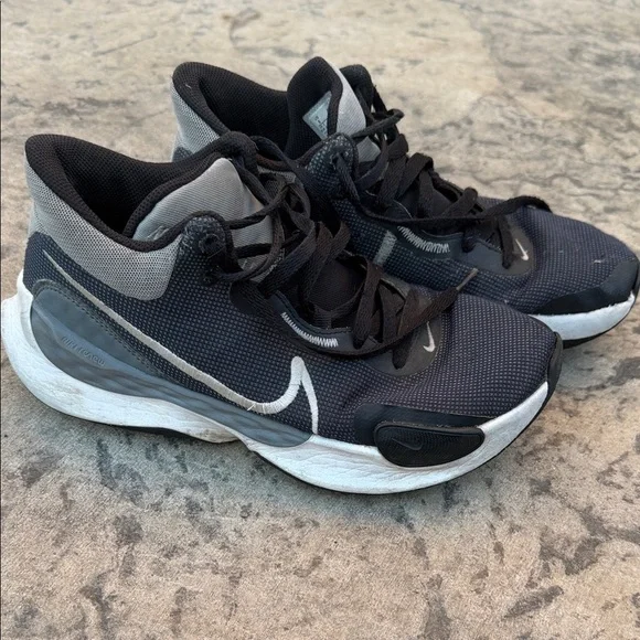 Nike Black and Gray Men's Training Sneakers
