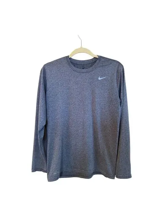 Men’s This is a gray Nike Dri-FIT long sleeve training shirt Sz.M