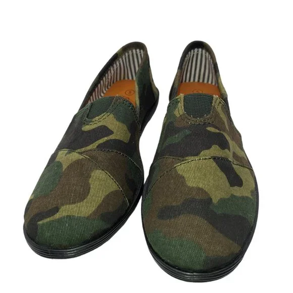 Forever Green Camouflage Flat Slip-on Loafers Women's Size 5