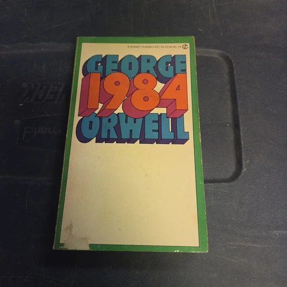 1984 George Orwell Signet Classic Vintage Paperback