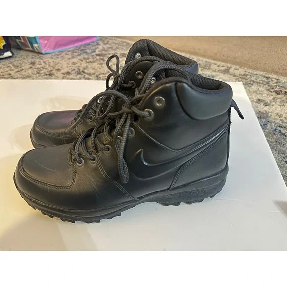 Nike ACG Men‎ Black Leather Waterproof Hiking Boots Size 8.5