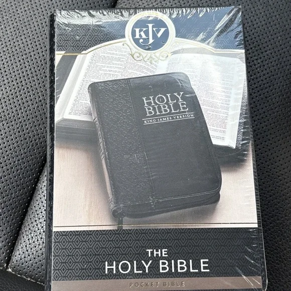 KJV HOLY BIBLE King James Version Black Mini Zippered Pocket Edition