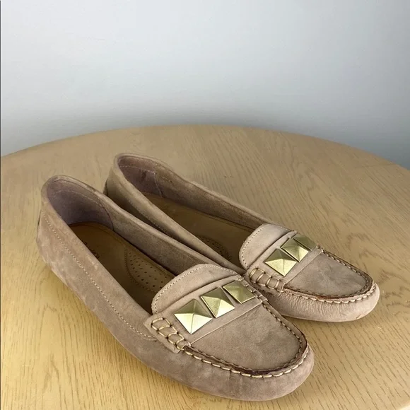 G.H. Bass Natalia Tan Suede Studded Loafers Women's 9.5 Preppy Academia Business