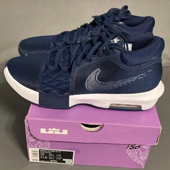 Nike LeBron Witness VIII men’s 10/womens 11.5