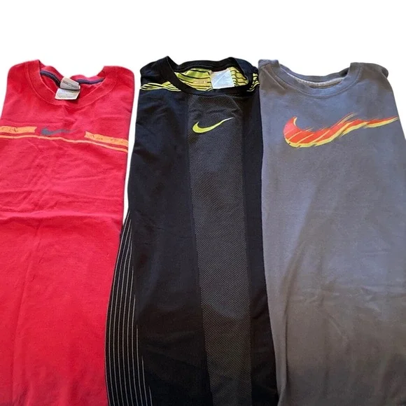 Nike Mens T Shirt Three Piece Bundle Size‎ Large Red Grey Black Logo Casual