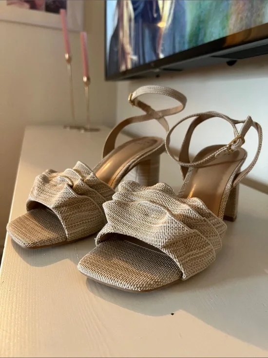 ***NEVER WORN*** a new day Beige Ruffle Block Heel Sandals