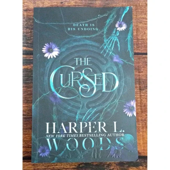 The Cursed Harper‎ L Woods Coven Series Book 2 Paperback Purple Sprayed Edges