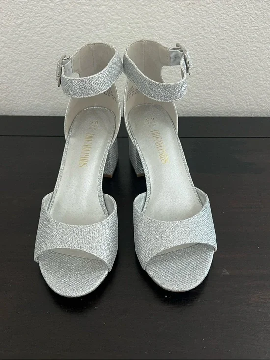 Dream Pairs Glitter Block Heel Ankle-Strap Sandals in Silver Size 6 1/2