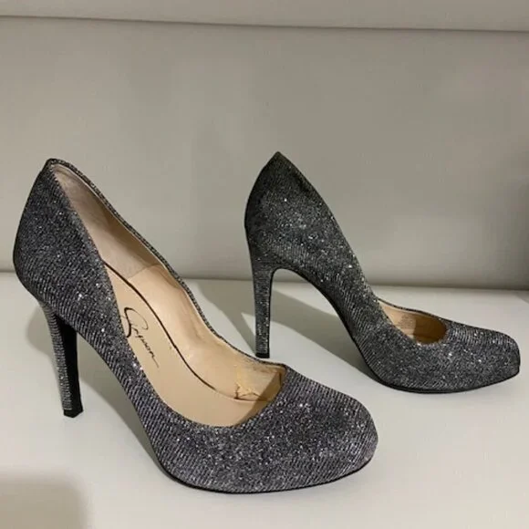 Jessica Simpson Silver Gray Shimmer Pumps size 6 Round Toe