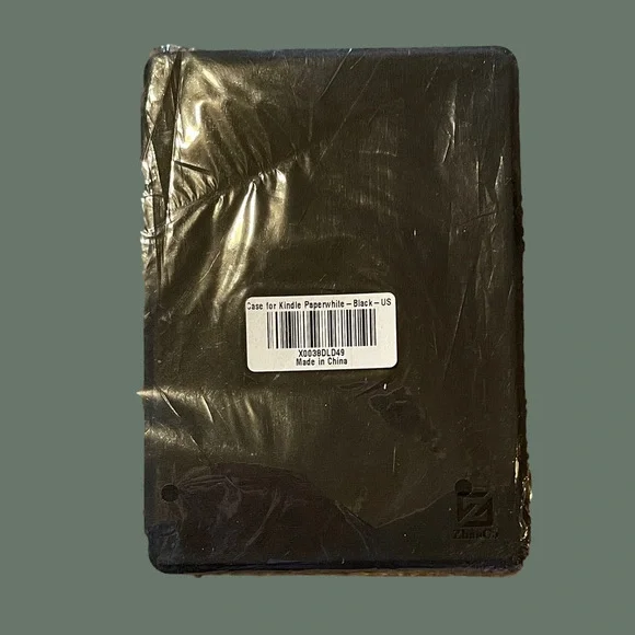 NWT Black Case for Kindle Paperwhite 7”