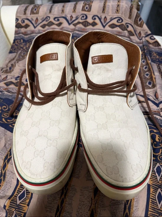 Gucci Men's Cream Canvas Chukka Boots with Brown Trim