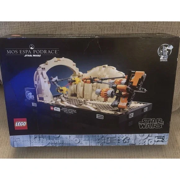 NEW LEGO Star Wars Mos Espa Podrace Diorama 75380