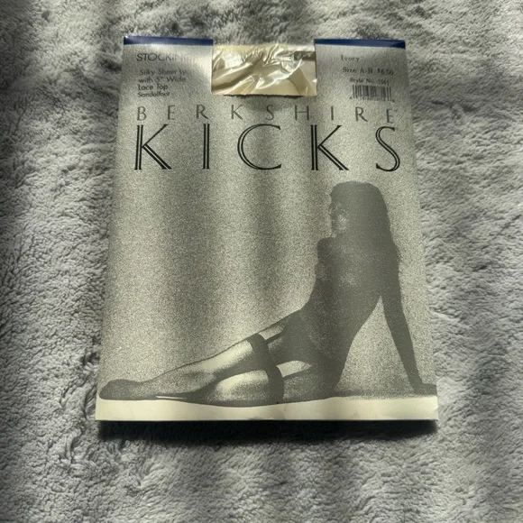 Berkshire Kicks Silky Sheet Lace Top Stockings - Ivory Size A-B‎