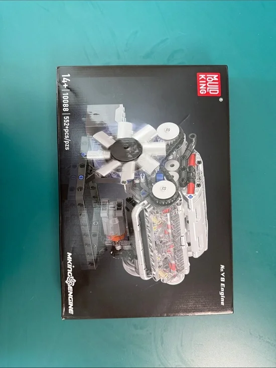 Mould King V8 Engine Building Set - Black Box with Turquoise Background