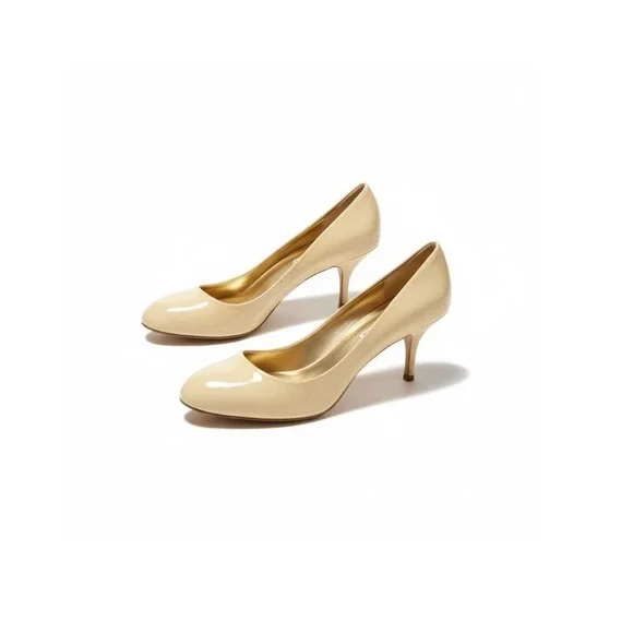 Coach Salma Beige Patent‎ Leather Classic Pump Heels Women's Size