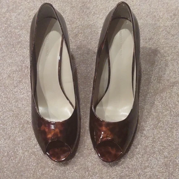 Leopard tortoise brown patent shoes, banana Republic peep toe heel shoes, 10