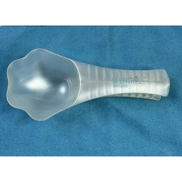 Pet Food Scoop + Clip Seal Slentrol (dirlotapide) Logo Paw-shaped 1 Cup