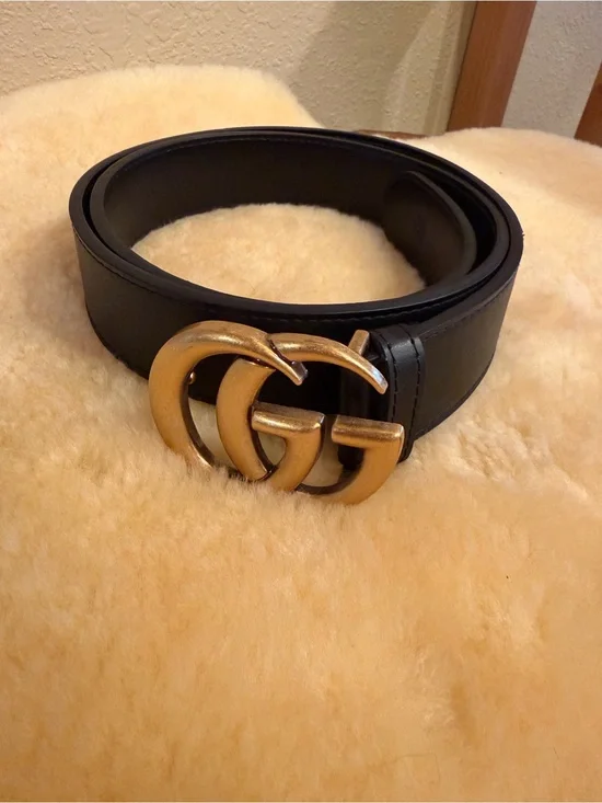 Gucci Black Leather Belt with Gold GG Emblem 36-40”