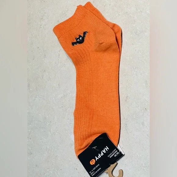 NWT Embroidered Bat Ankle Socks