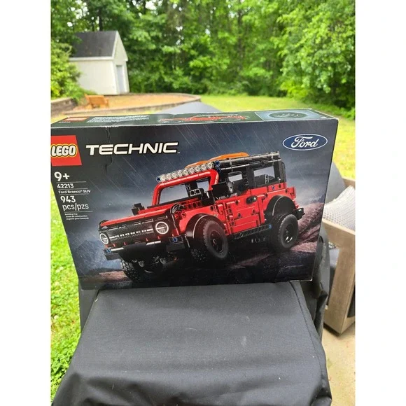 LEGO Technic Ford Bronco SUV 42213 Building Set 943 Pcs New‎ Factory Sealed
