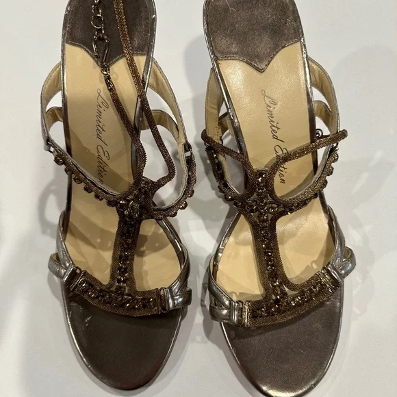 Women's Veronica‎ Pewter Sandals Heels Limited Edition - Size 8.