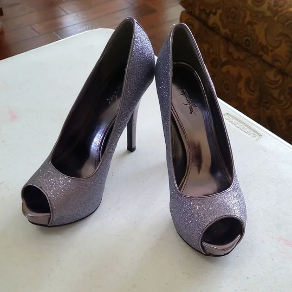 Jacqueline Ferrar Dark Grey/Silver Glitter platform heels size 8