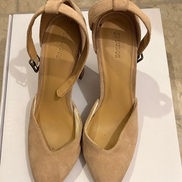 Soludos Beige Suede Ankle-Strap Pointed-Toe Heels size 9.5