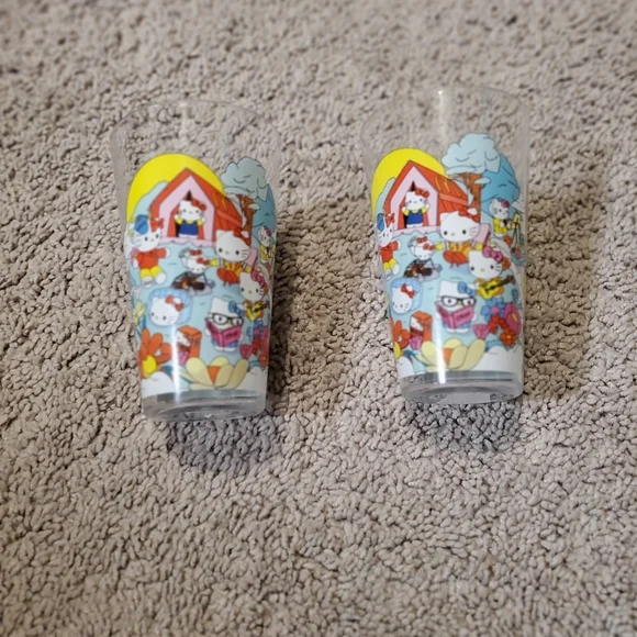 McDonalds Limited Edition Hello Kitty And Snoopy Cups Set Of 2