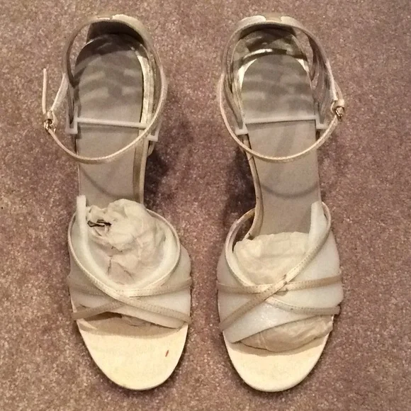 Cream Ivory Strappy heels Chinese laundry nwt, 9.5