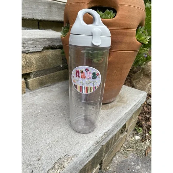Tervis Nana Floral 24oz Insulated Tumbler with Flip Lid Made in USA Flower Print