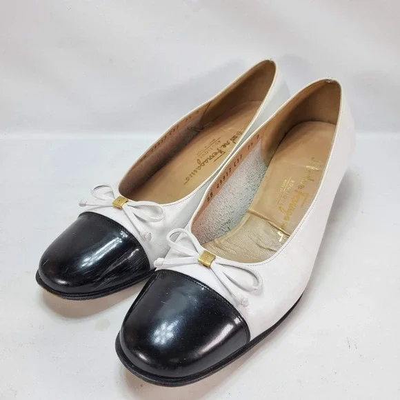 Salvatore Ferragamo Pumps Women 7.5 B White Black Cap Toe Bow Block Heel Vintage