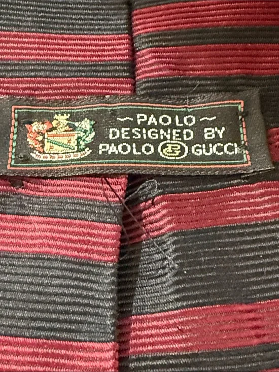 Gucci Paolo Crest silk neck tie  Burgundy & Black striped made in Italy vintage
