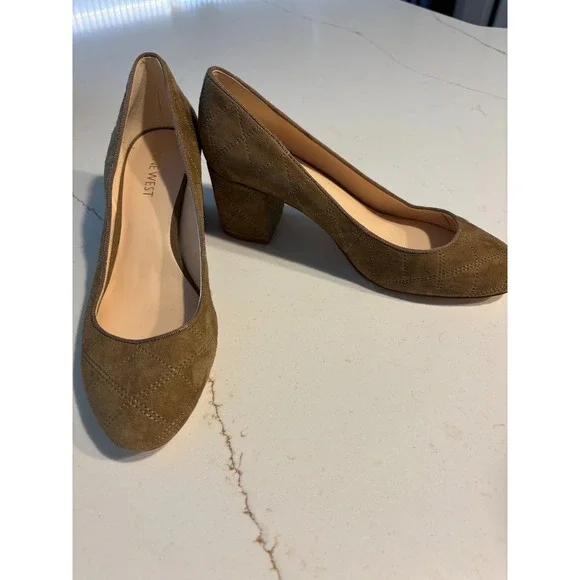 Nine West Womens Olive Tan Quilted Suede Block Heel Pumps Round Toe Size 6.5M
