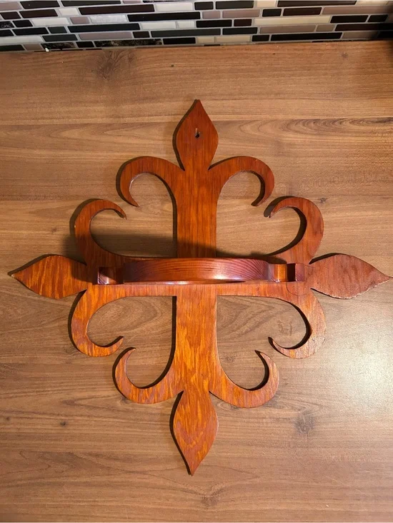 Vintage Decorative Wooden Fleur-de-Lis Wall Planter Accent in Warm Brown